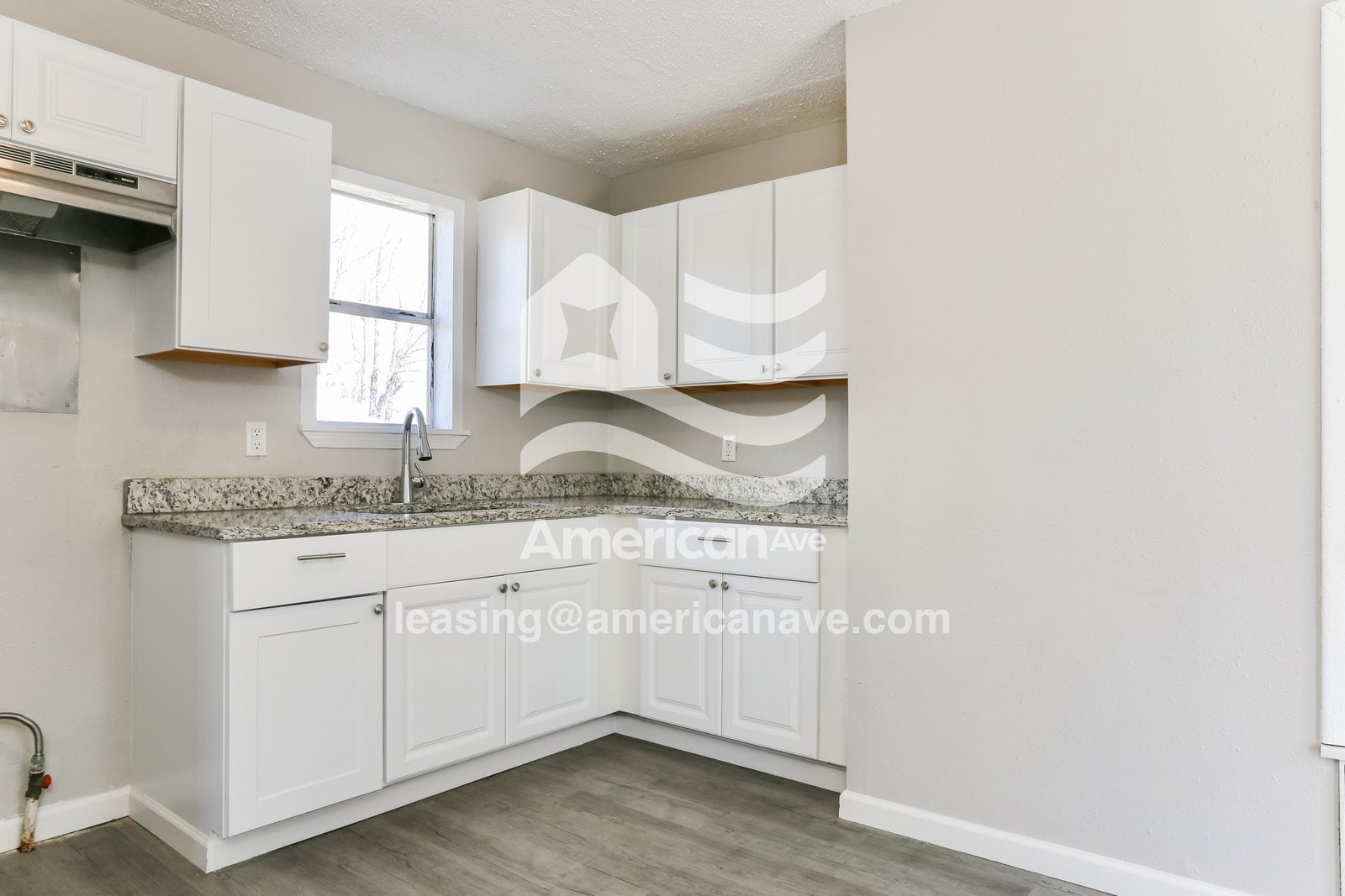 Building Photo - 1001 King St