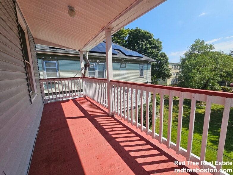 Building Photo - 243 Callender St