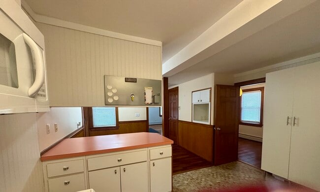 Building Photo - 16 Winona Ave