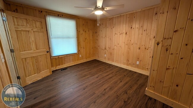 Building Photo - 1776 US-421