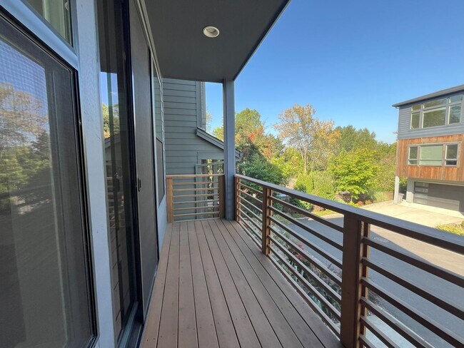 Building Photo - Three-Level Modern Living with Open Floor ...