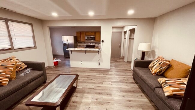 Building Photo - 696 Gordon Smith Blvd