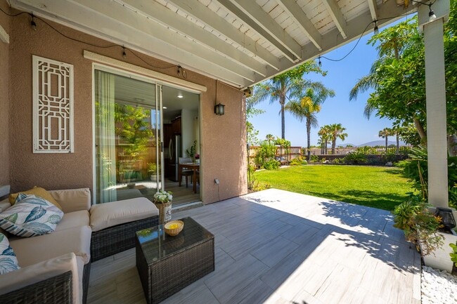 Building Photo - Beautiful Townhome in Chula Vista zz
