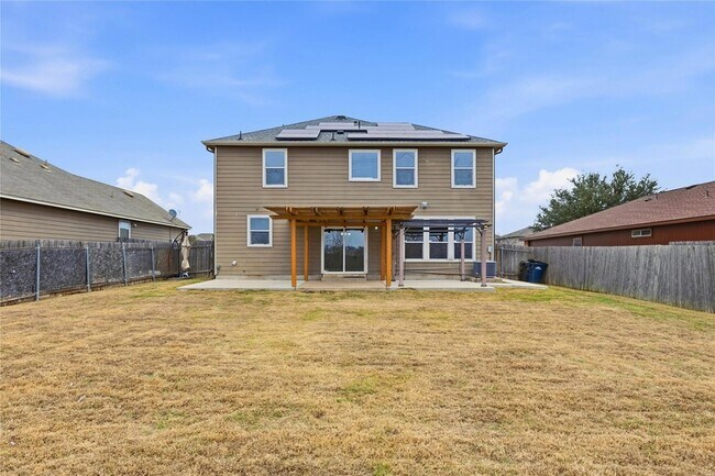 Building Photo - 605 Saul St