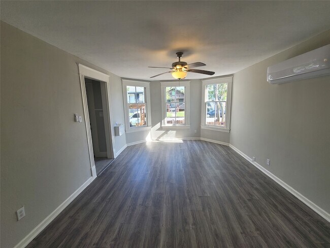 Building Photo - 3919 Avenue O