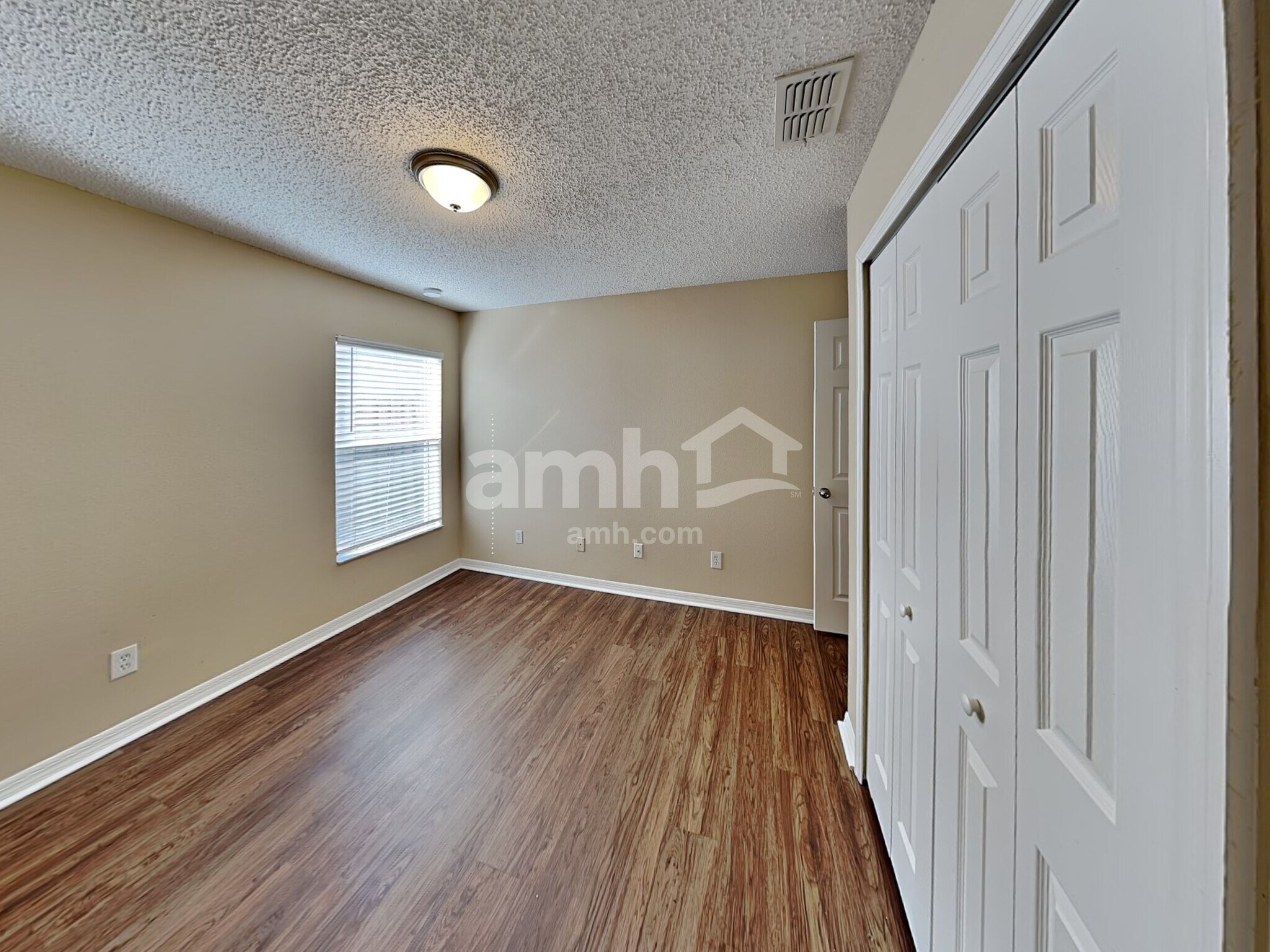 Building Photo - 1110 Bluegrass Dr