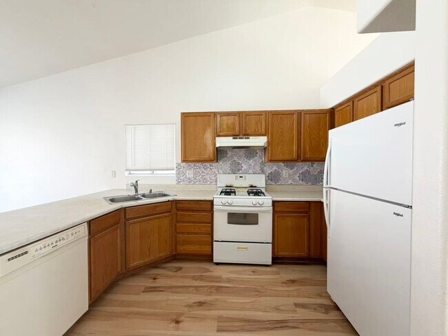 Building Photo - 2732 Echo Springs St
