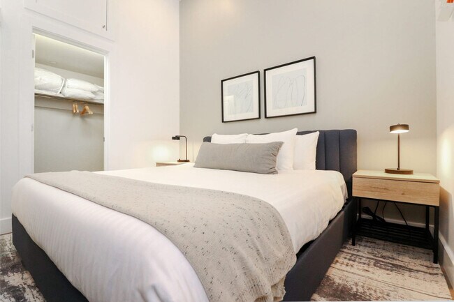 Building Photo - 127 Carondelet St