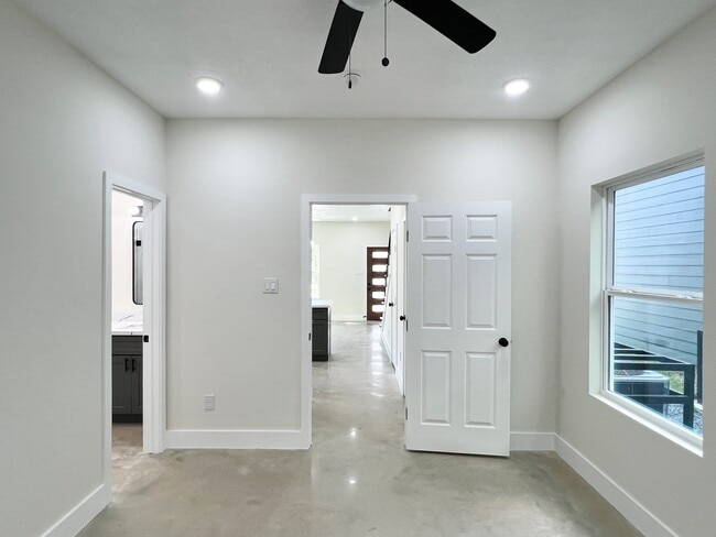 Building Photo - 4315 Plaag St
