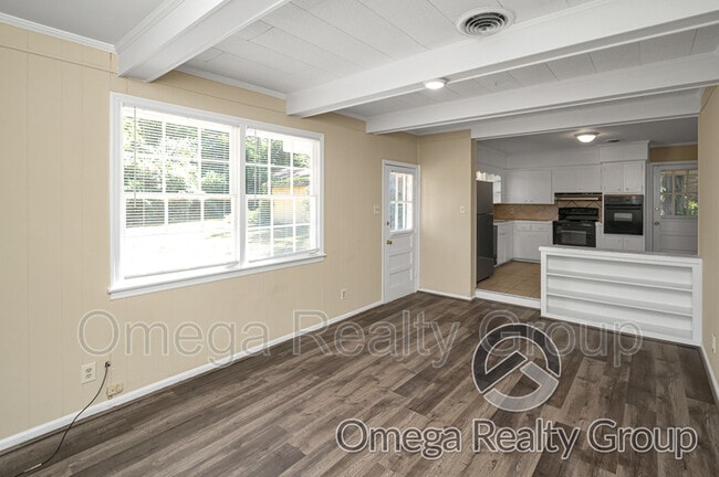 Building Photo - 3215 Walton Dr