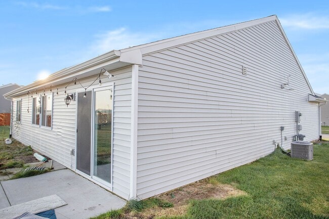 Building Photo - Newer Home for Lease Richland Schools - Immediate Occupancy!