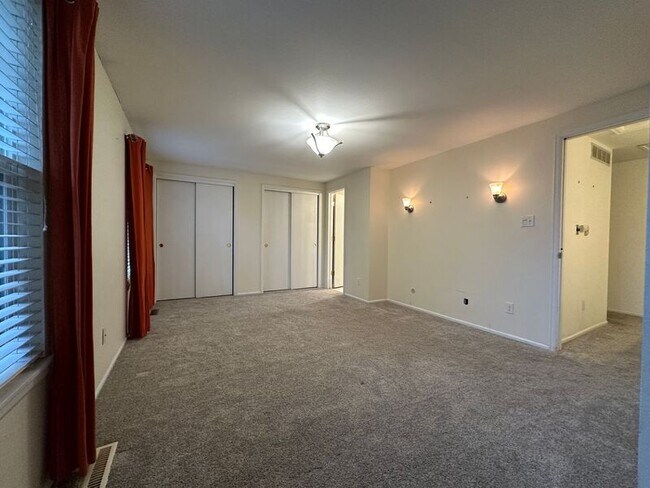 Building Photo - 7105 E Briarwood Dr