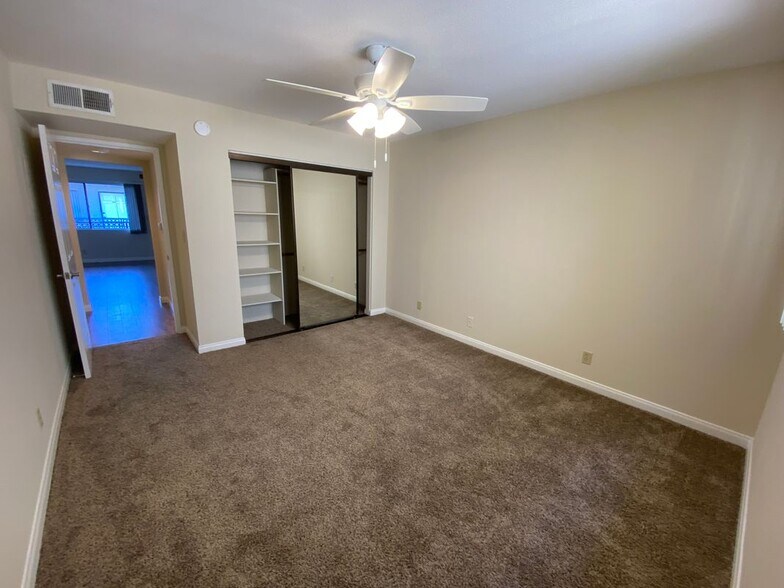 Building Photo - 211 W Verdugo Ave