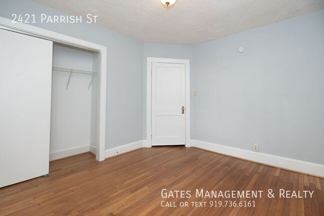Building Photo - 2421 Parrish St
