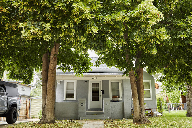 Primary Photo - Perry Houses