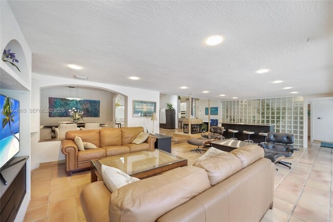 Building Photo - 278 S Island Rd