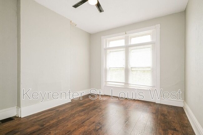 Building Photo - 2821 Henrietta St