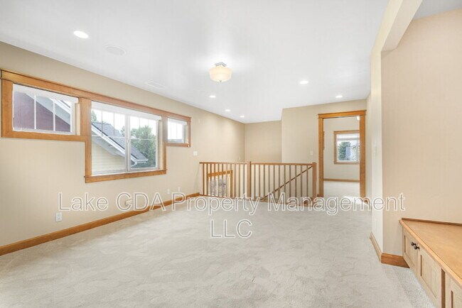 Building Photo - 3270 N Waterwood Ln