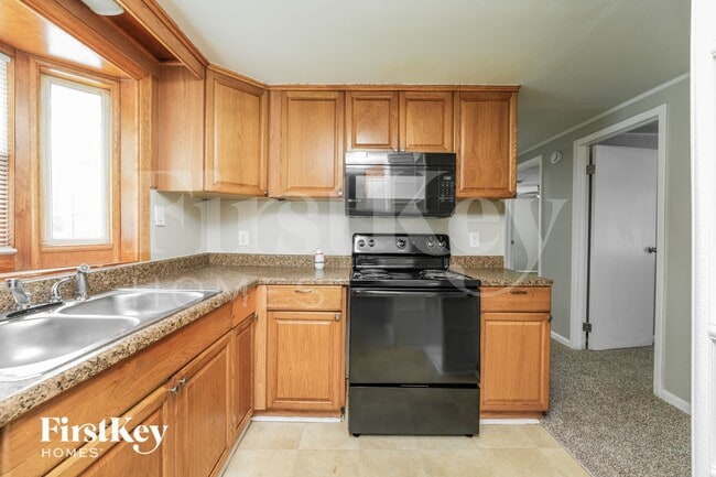 Building Photo - 1038 Adrian Cir SW