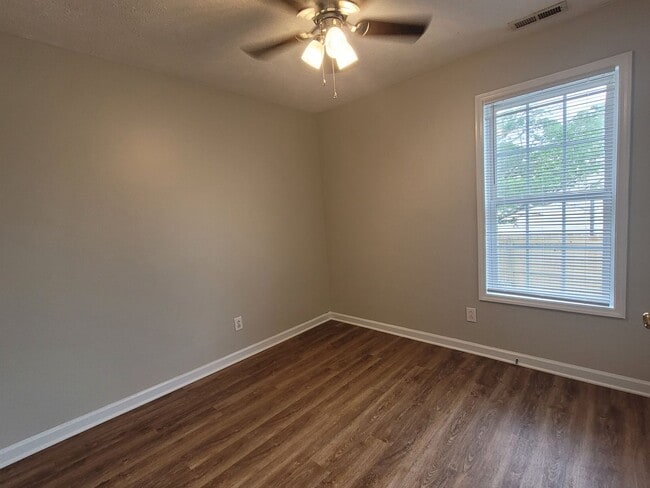 Building Photo - LVP floors, Large Yard!  3 BRM, 2 BHs, Double Garage!