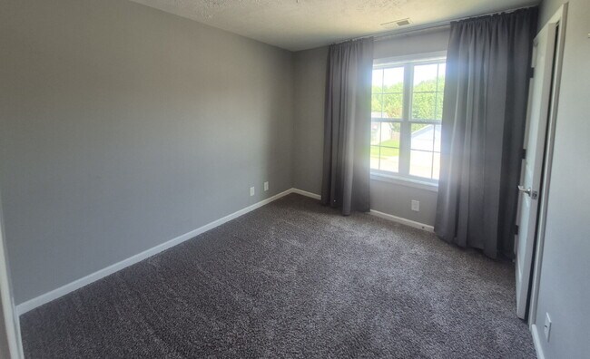 Building Photo - 1351 Freedom Dr