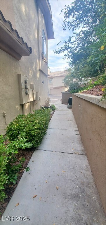 Building Photo - 2050 W Warm Springs Rd