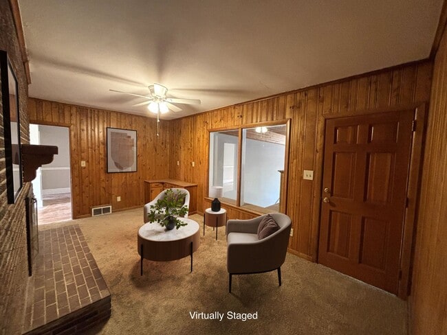 Building Photo - HUGE House near Athens Tech FOR RENT