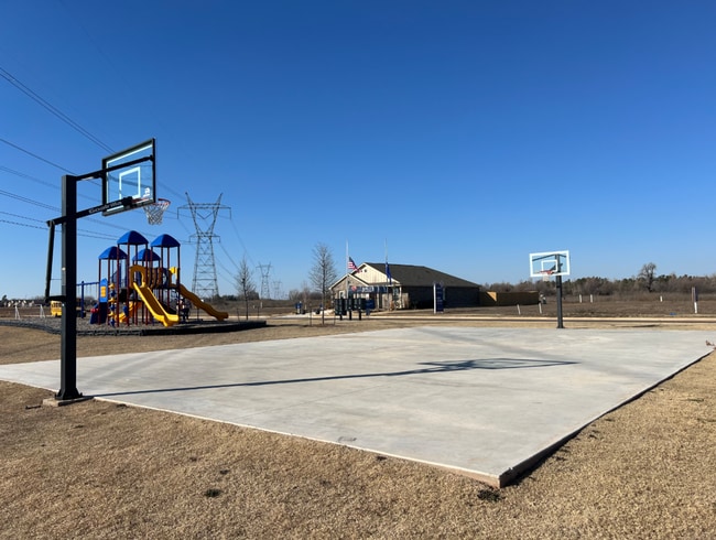 Building Photo - ?$500 OFF 1ST MONTH - Mustang School Distr...