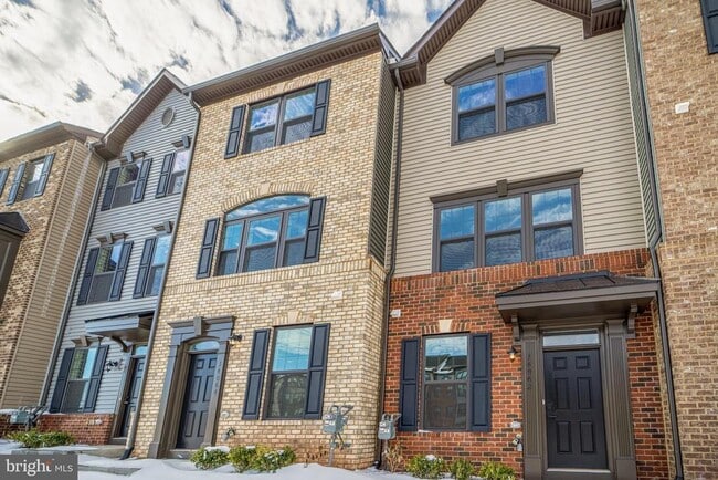 Building Photo - 14062 Sunrise Valley Dr
