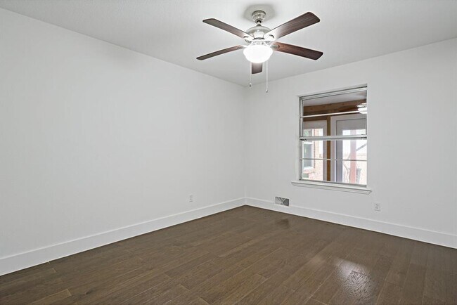 Building Photo - 11005 Carissa Dr