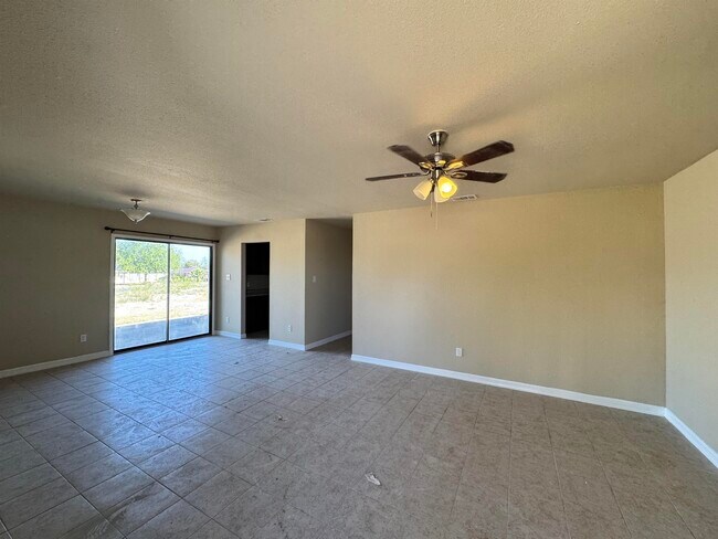 Building Photo - 203 Kennedy Dr