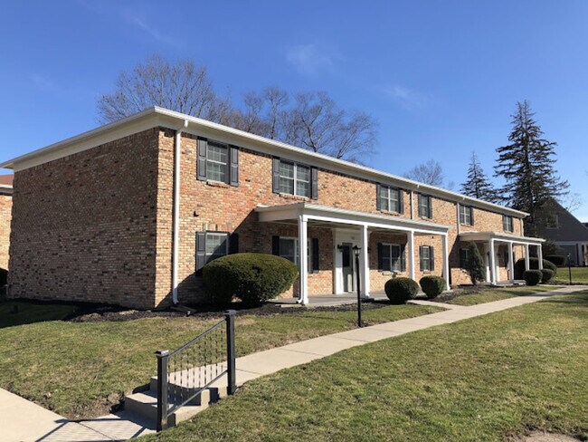 Building Photo - 503 Village Green Ln