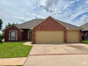 Building Photo - Charming 4 Bed 2 Bath in Yukon