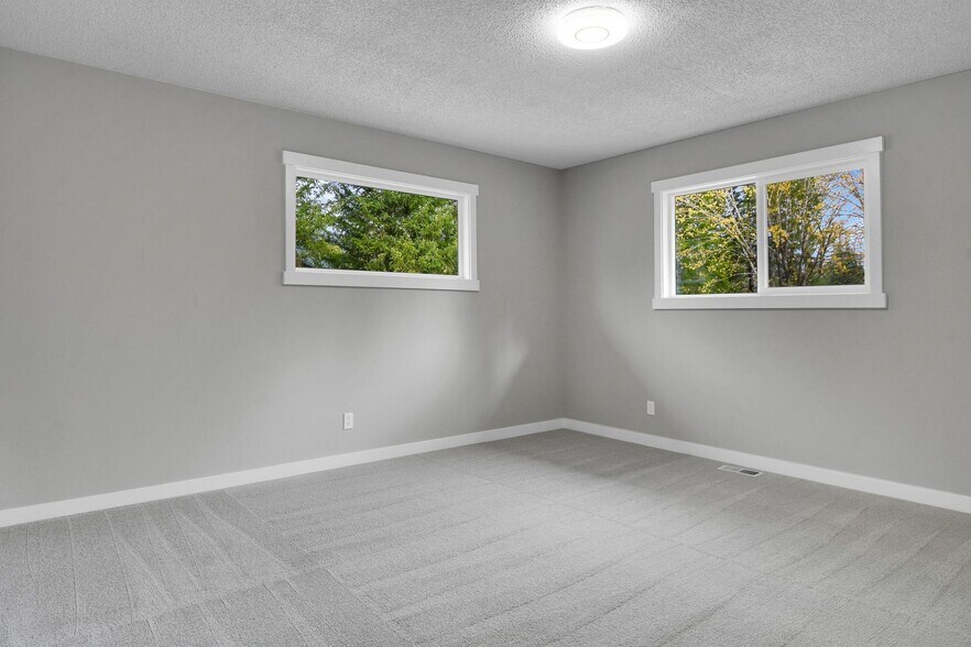 Owner Bedroom - 34505 US 2