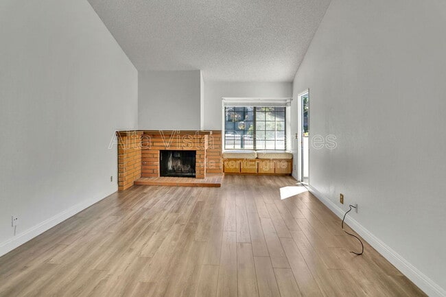 Building Photo - 8878 Regents Rd