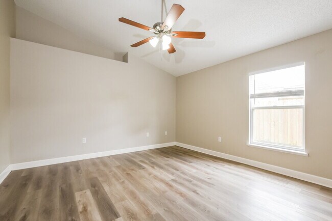 Building Photo - 324 Wekiva Chase Blvd