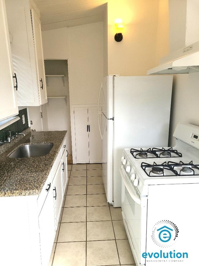 Building Photo - 4323-4333 Gresham St - 1405 Grand Ave