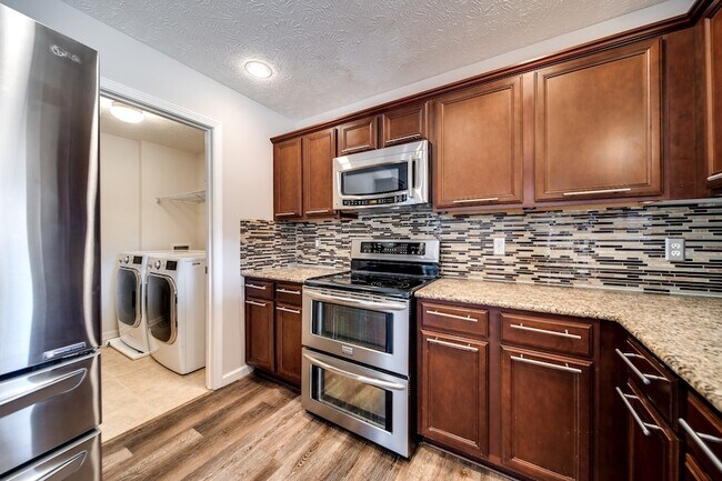 Building Photo - 1005 Gannett Rd