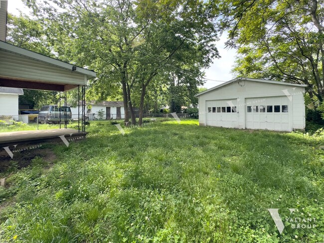 Building Photo - Historic 3-Bedroom, 2-Bathroom Home in Mid...