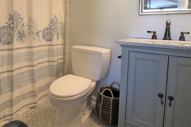 Building Photo - 125 Crosswinds Dr