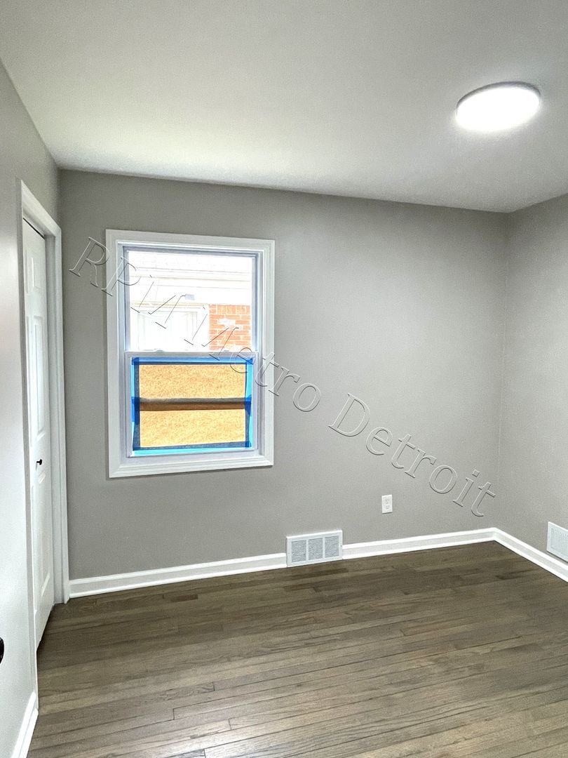 Building Photo - 20201 Grandville Ave