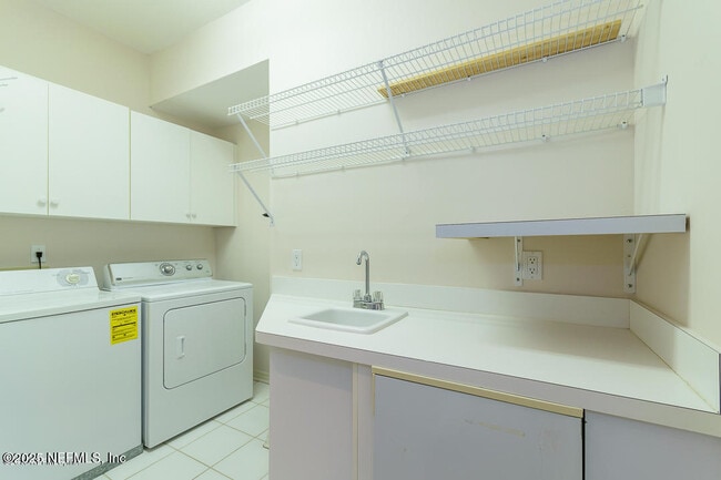 Building Photo - 1626 Strand St