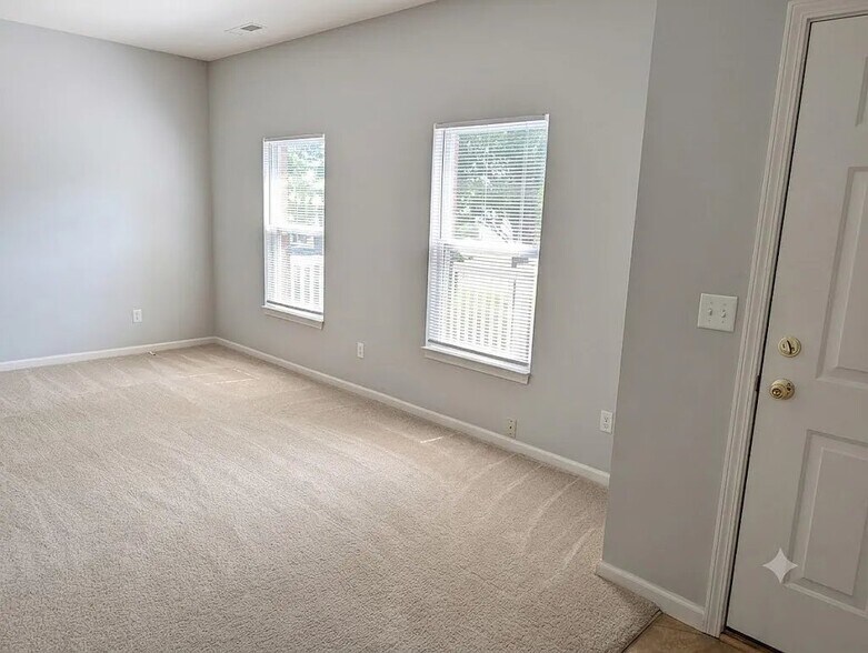 Building Photo - 13415 White Granite Dr