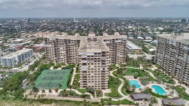 Building Photo - 4900 N Ocean Dr