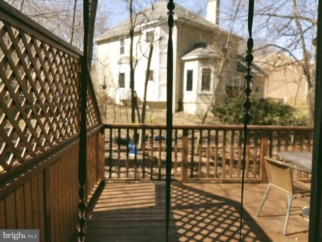 Building Photo - SPACIOUS TH IN OLNEY