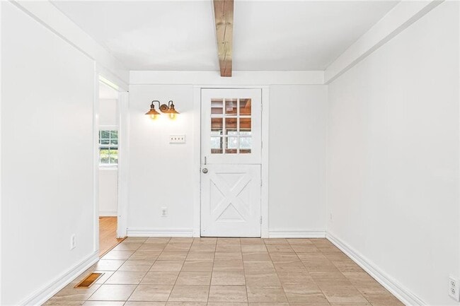 Building Photo - 214 Highland Rd