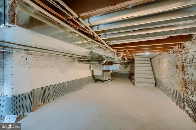 Building Photo - 202 E Cross St