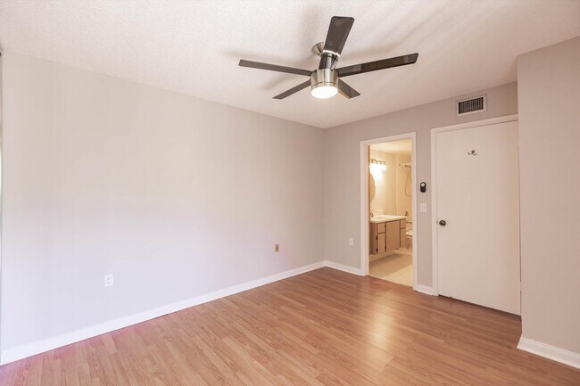 Building Photo - 7719 77th Way