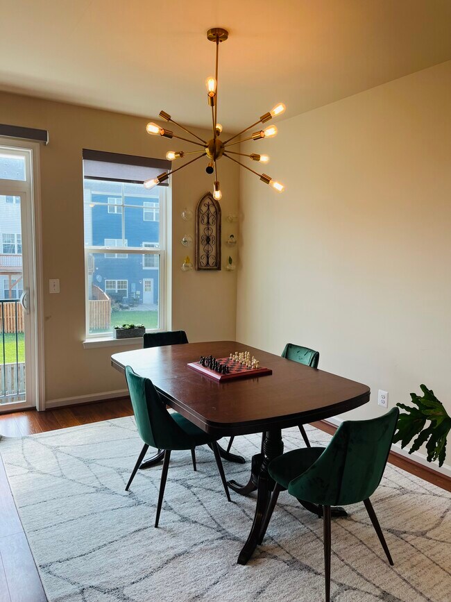 Building Photo - 103 Poinsettia Way