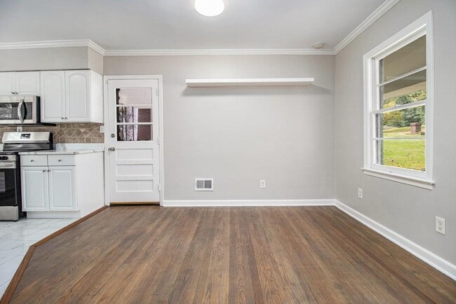 Building Photo - 2550 Graywall St